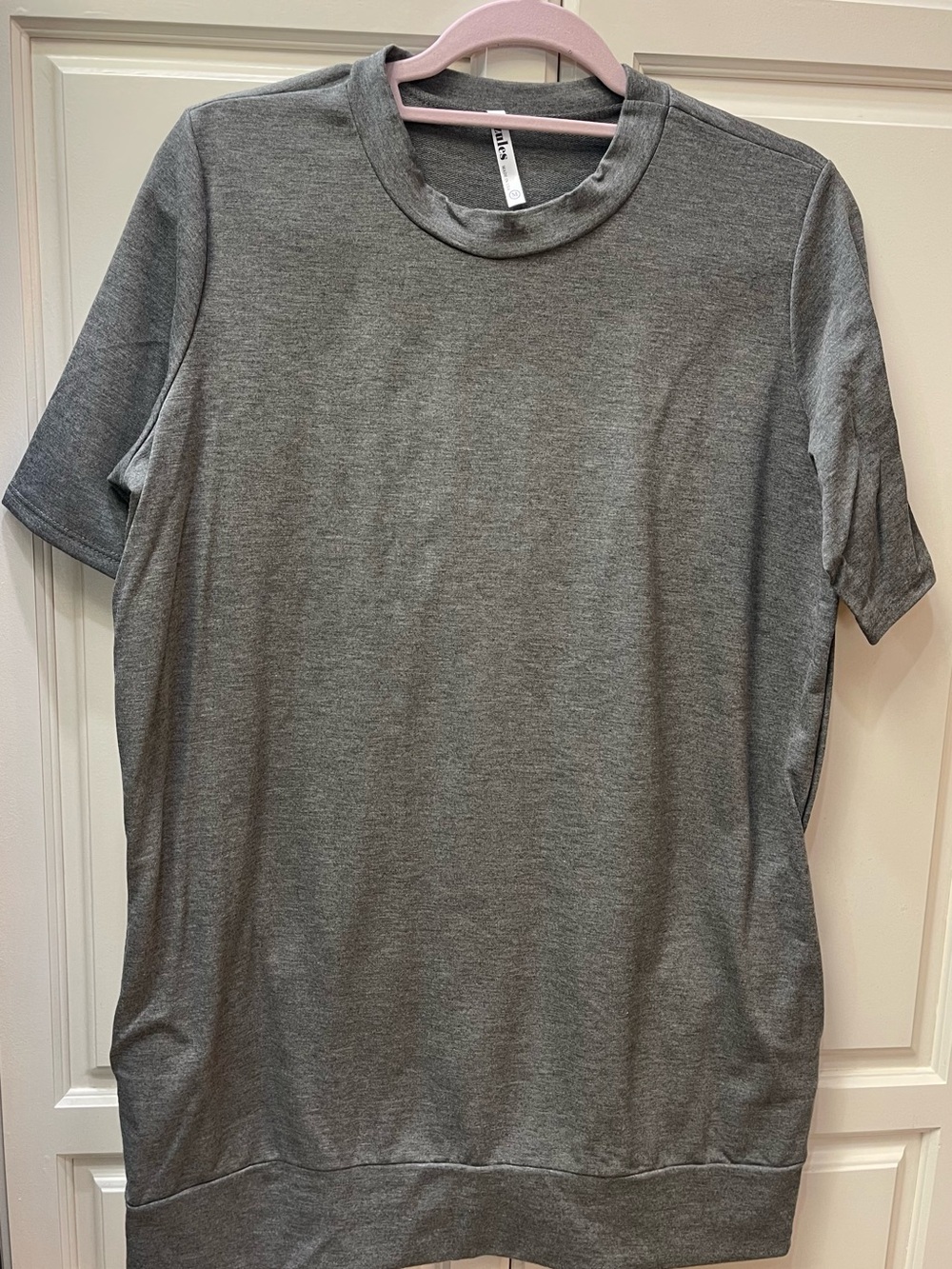 Azules Heather Grey Crewneck Short Sleeve Dolman Top Banded Hem
